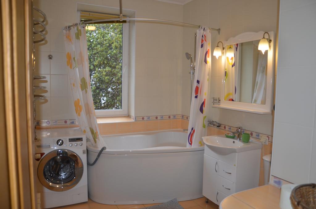 Апартаменты. Гостевой дом У Александра. Ялта