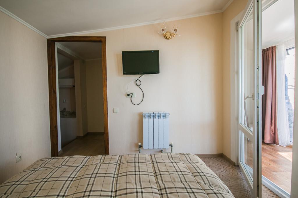 Таунхаус под ключ. Дом под ключ на пляже с великолепными видом на море. Ялта