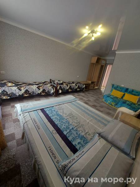 Стандартный пятиместный номер. Гостевой дом "Нур". Ольгинка Стандартный пятиместный номер. Гостевой дом "Нур". Ольгинка