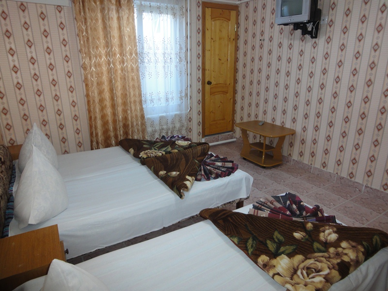 4-х местный с удобствами в номере. Гостевой дом Светлана на Алычевом. Лоо