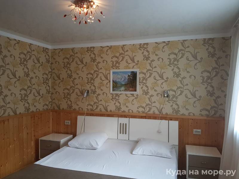 Двухкомнатный номер. Гостевой дом "Уютный дворик". Гагра