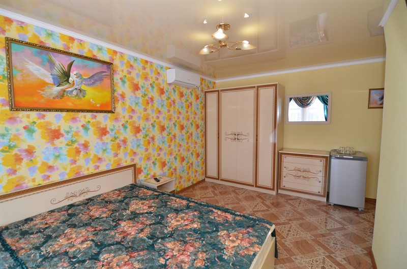 Люкс. Гостевой дом "Роман". Чайка