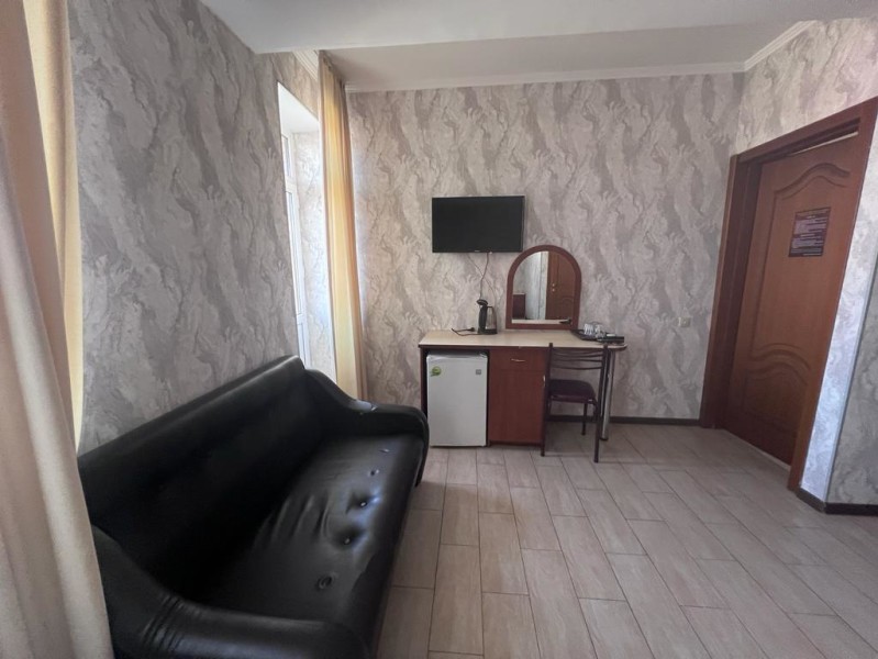 Трехместный номер. Гостевой дом “Илиос”. Анапа