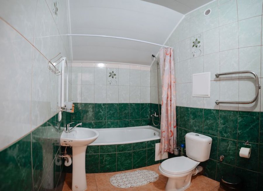 2-х местный номер улучшенный. Гостевой дом "Лурмарин". Якорная Щель