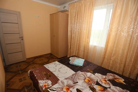 2-х комнатный номер на 5 человек. Гостевой дом «Милана». Голубицкая