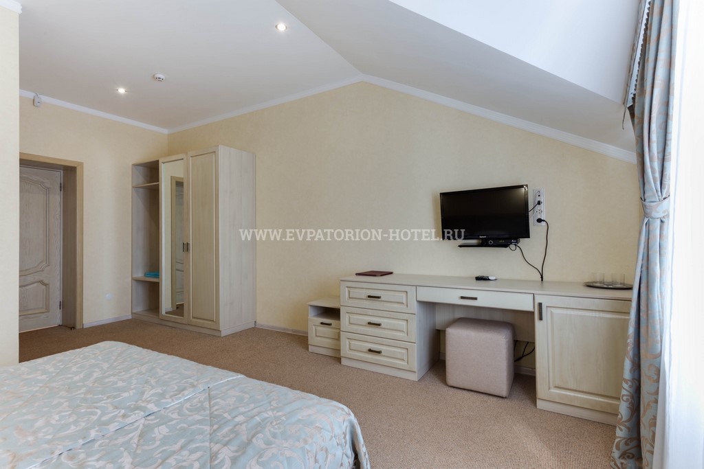 Номер Люкс. Бутик-отель "Евпаторион". Заозерное