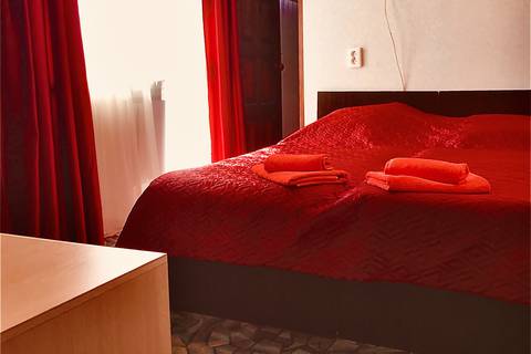 Двухместная комната с санузлом. Частный сектор "Светлана на Луговой". Адлер