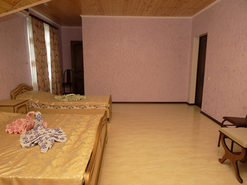 4х местный с автономной кухней. Частный сектор Строителей 6/2 в п. Пионерный. Сукко