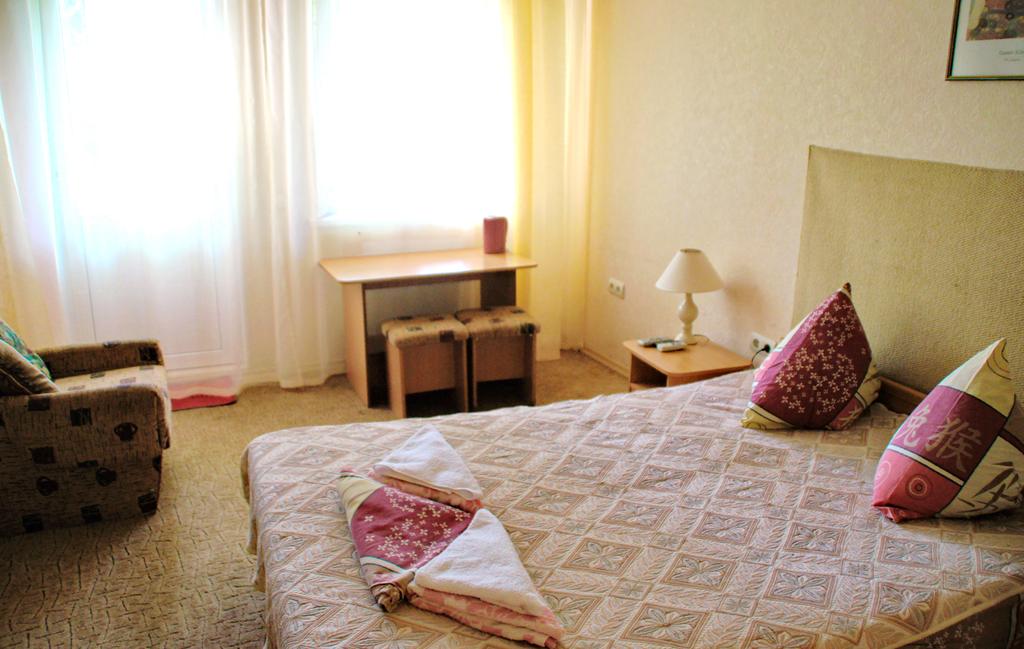 Стандарт двухместный. Гостиница Дача Вернадского. Ялта