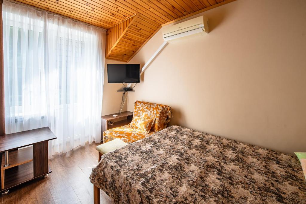 Трёхместный. Гостевой дом "Мария". Лазаревское Трёхместный. Гостевой дом "Мария". Лазаревское