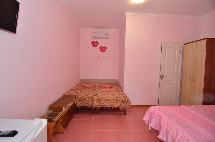 4-местный номер «Розовая мечта». Гостевой дом Гостевой дом «Радуга». Саки