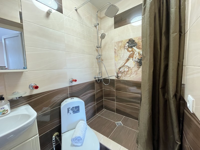 Стандартный трехместный номер. Гостевой дом "Замок на Жемчужной". Адлер