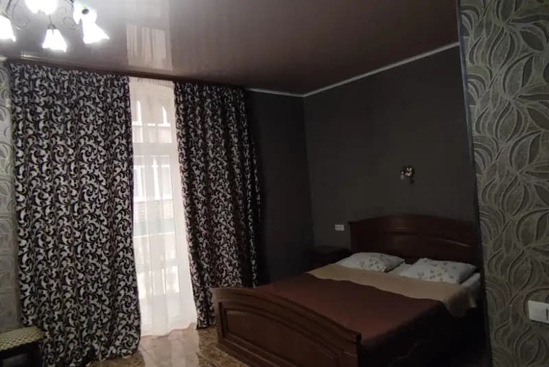 Двухместный номер с балконом. Гостиница  "Sea Zone" . Пицунда