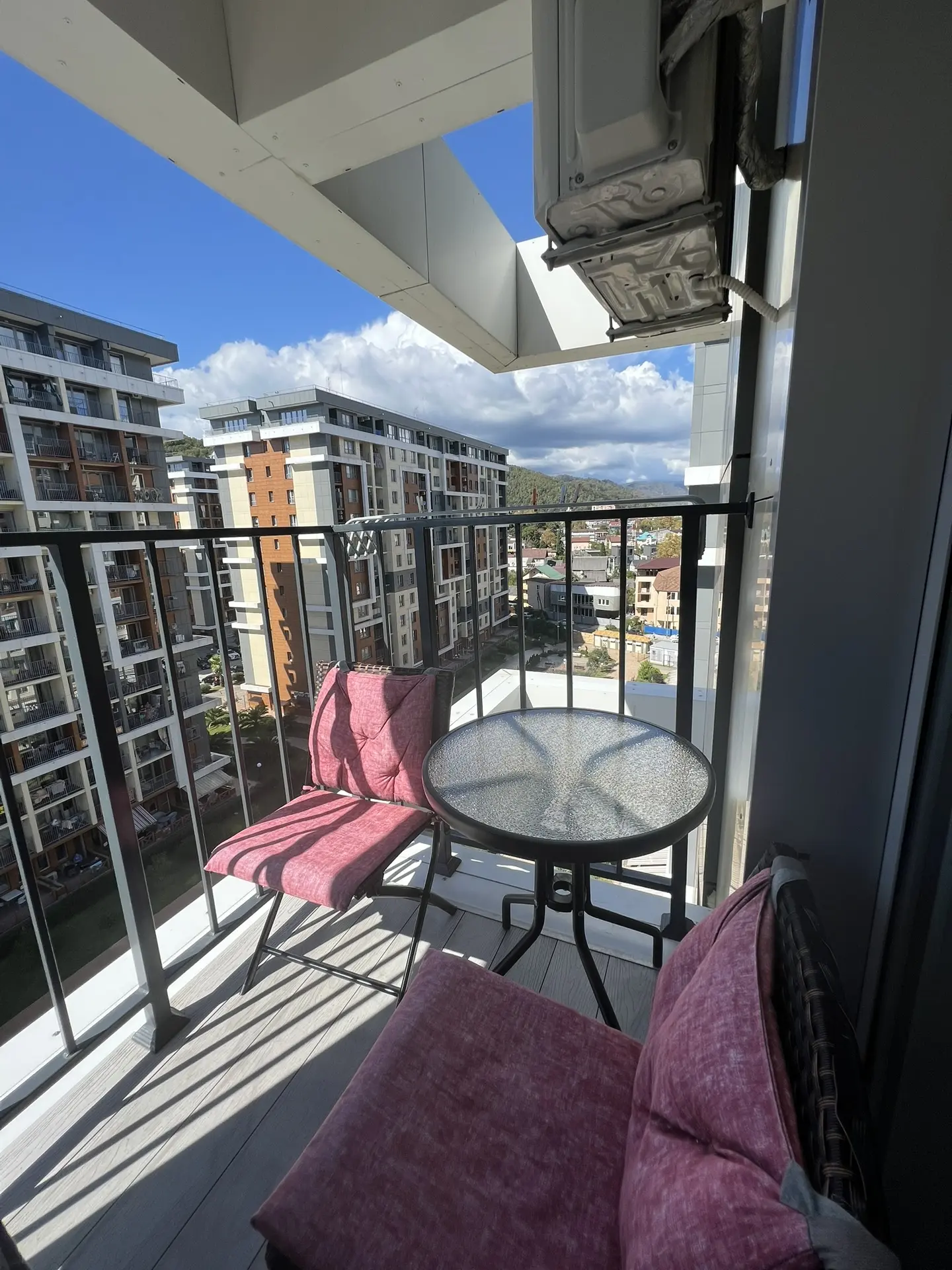 . Квартира в многоквартирном доме Уютная студия у моря с панорамными окнами. Дагомыс