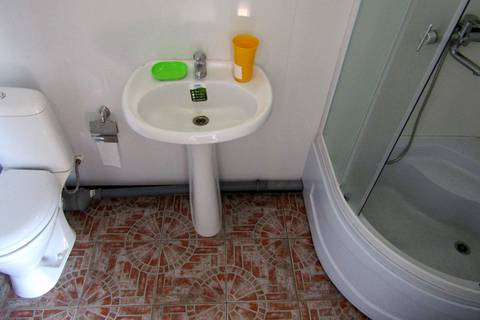 Однокомнатный 2-х местный «Комфорт». Гостевой дом «Афина-Вояж». Заозерное Однокомнатный 2-х местный «Комфорт». Гостевой дом «Афина-Вояж». Заозерное