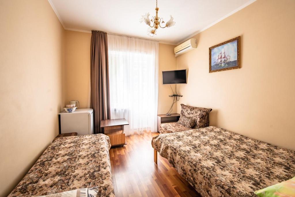 Трёхместный. Гостевой дом "Мария". Лазаревское Трёхместный. Гостевой дом "Мария". Лазаревское