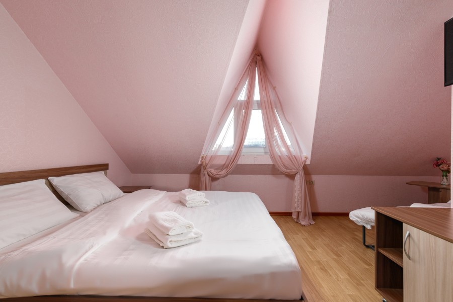 Номер двухместный с дополнительным местом на уютной мансарде. Гостевой дом Ева. Адлер