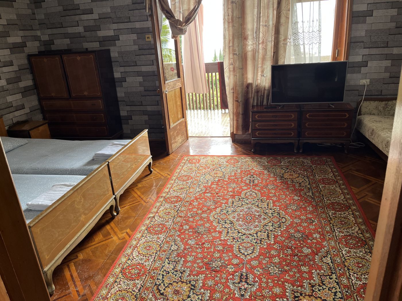 . Гостевой дом "Сосновый рай" . Гагра