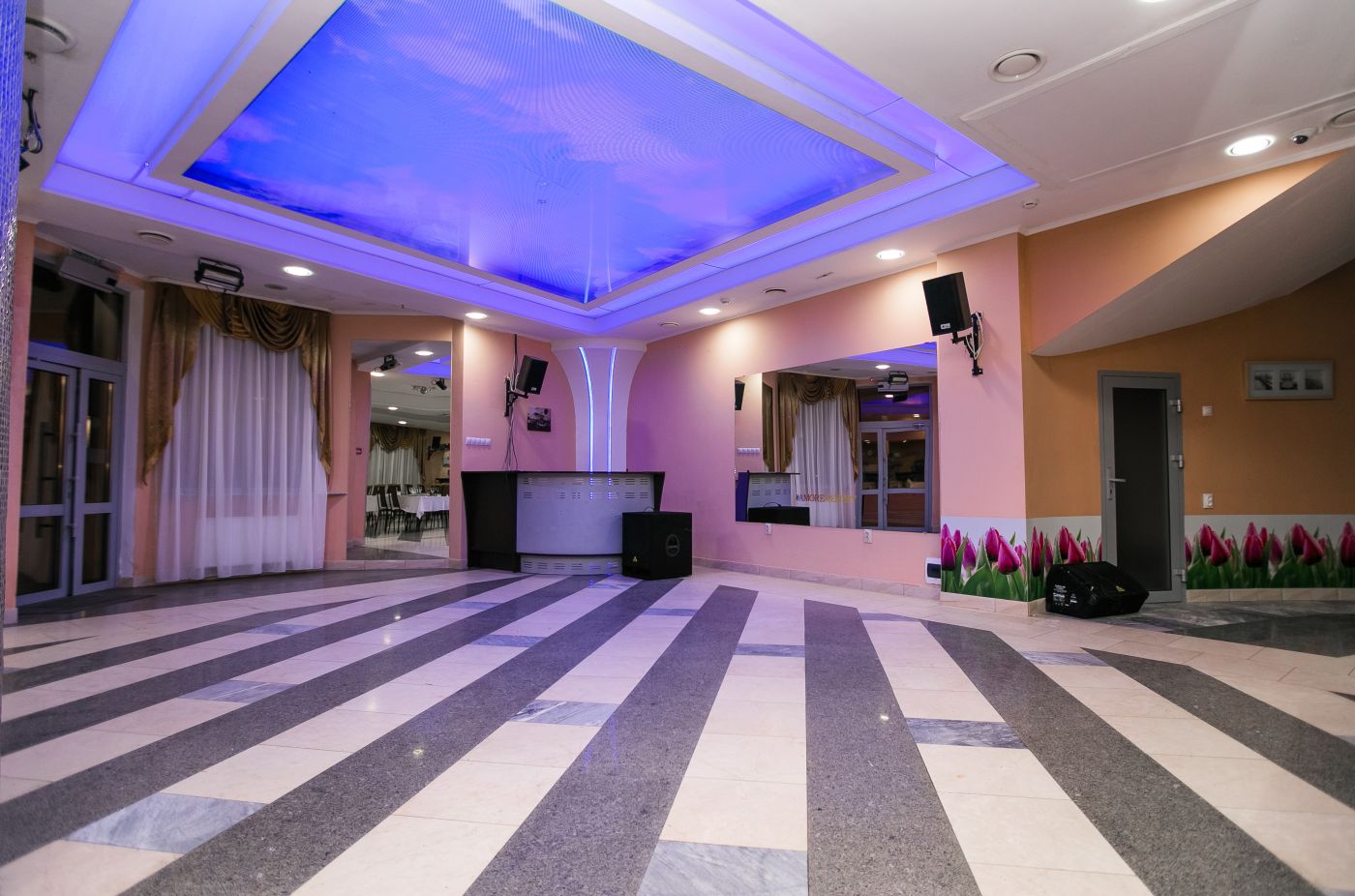 . Гостинично-оздоровительный комплекс «A-More Resort»   . Джубга