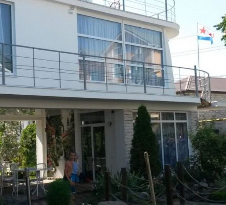 . Гостевой дом Золотой ключик. Голубицкая