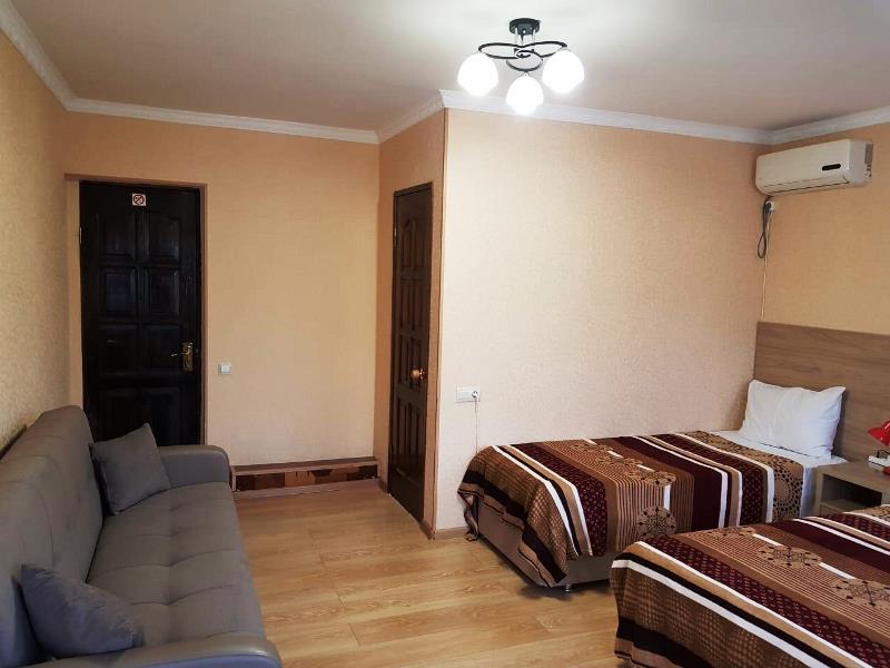 4-х местный номер Стандарт. Гостевой дом "Ника" - Адлер. Адлер