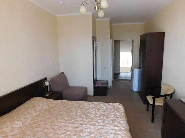 ТРЕХМЕСТНЫЙ НОМЕР С УДОБСТВАМИ. Частный гостевой дом "Майами". Пересыпь