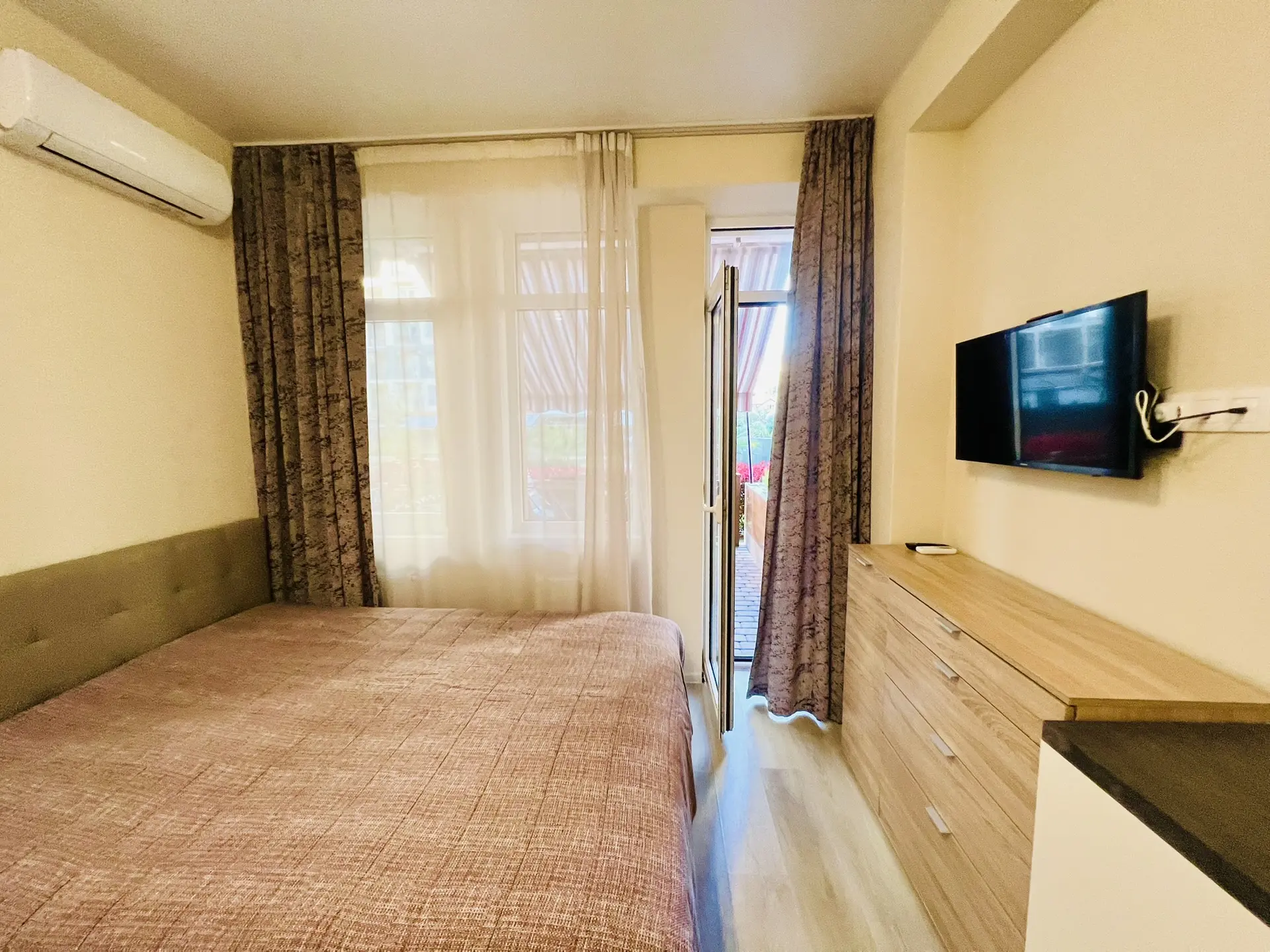 . Квартира в многоквартирном доме Светлая студия у моря с террасой. Дагомыс