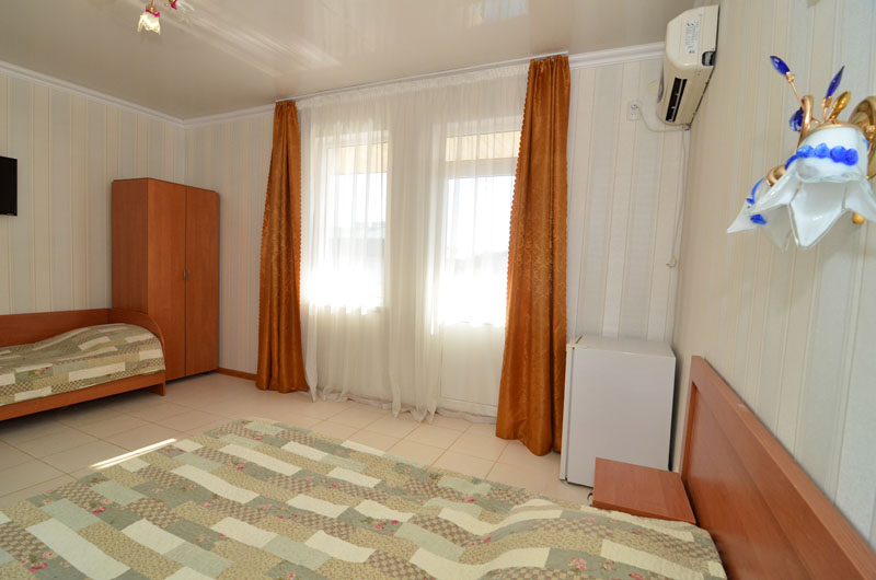 3-местный номер. Гостевой дом «Риф». Заозерное