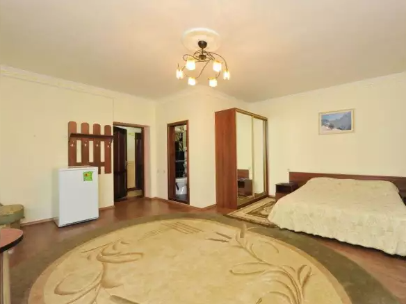 «Люкс» однокомнатный (Главный корпус). Гостиница «Кристалл». Домбай-гостиницы