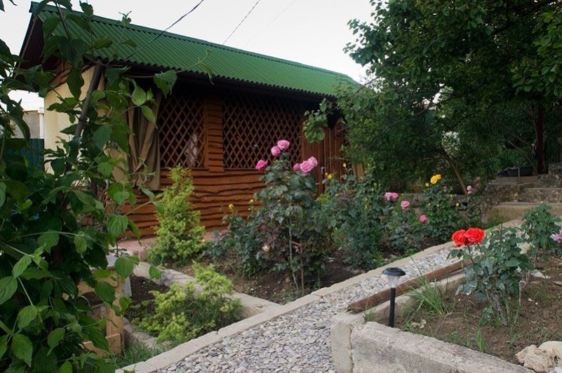 . Частный сектор "Дача Евгения" . Севастополь