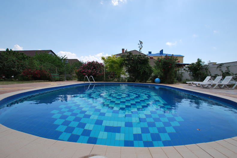 . Частная усадьба "Дом Роз". Заозерное . Частная усадьба "Дом Роз". Заозерное