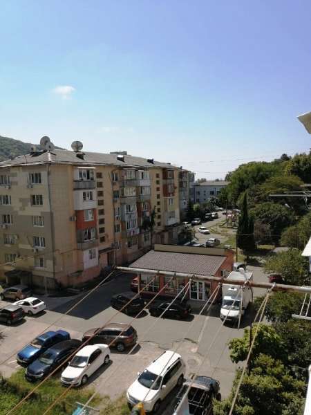 . Квартира в многоквартирном доме 3 комнатная Центральная 3. Небуг