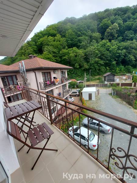 Двухкомнатный семиместный номер с балконом. Гостевой дом "Нур". Ольгинка Двухкомнатный семиместный номер с балконом. Гостевой дом "Нур". Ольгинка