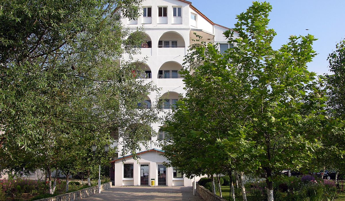 . Гостевой комплекс и Яхт-Клуб "Торнадо" Новомихайловский. Новомихайловский