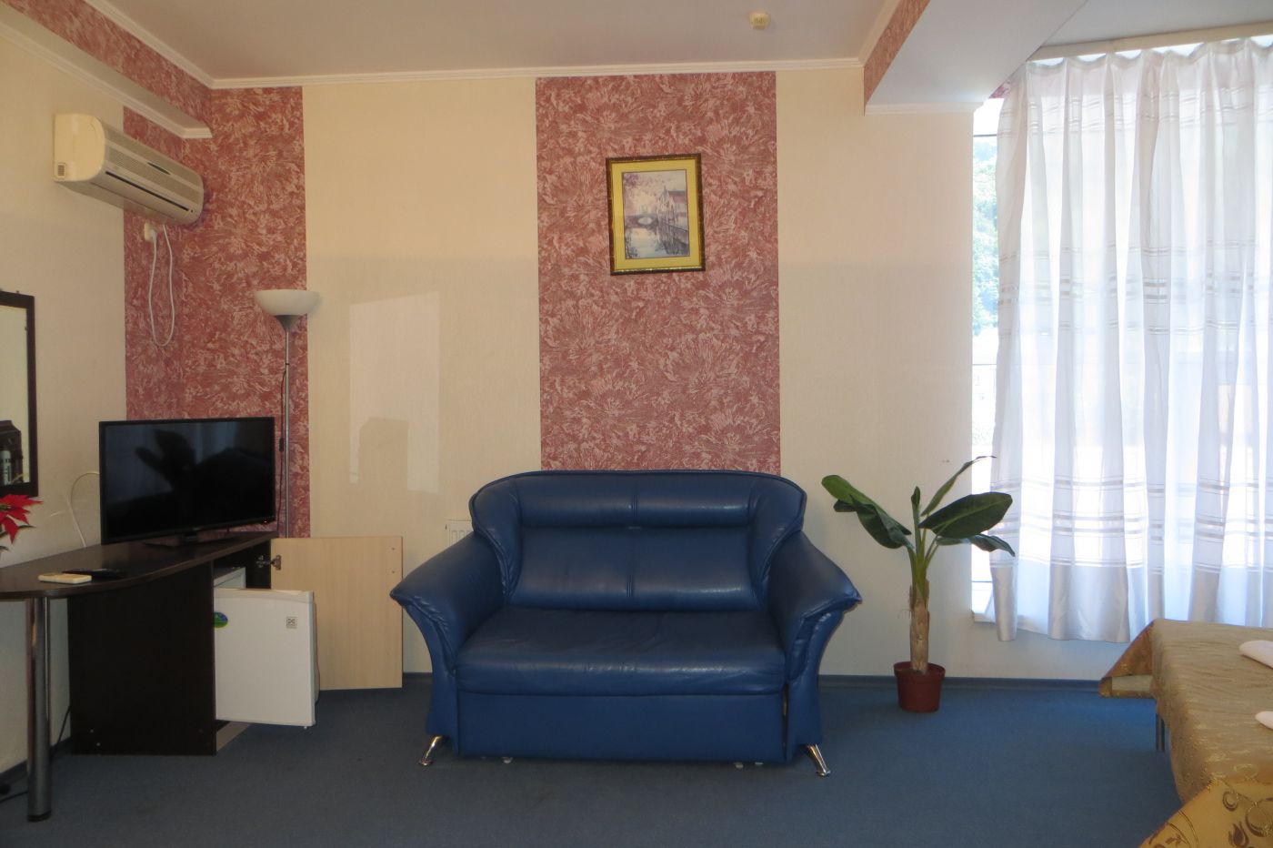 . Гостиница "Парадиз". Ольгинка