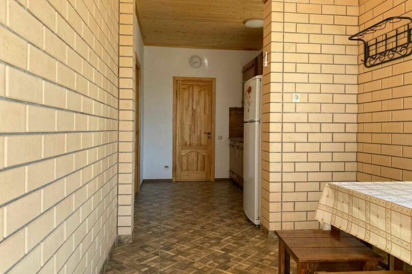 Семейный 2х комнатный люкс, Коттедж. Частный сектор Дворик на Азовской. Должанская