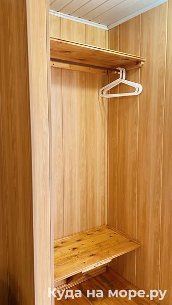 Трехместная комната. Гостевой дом "Selena". Анапа