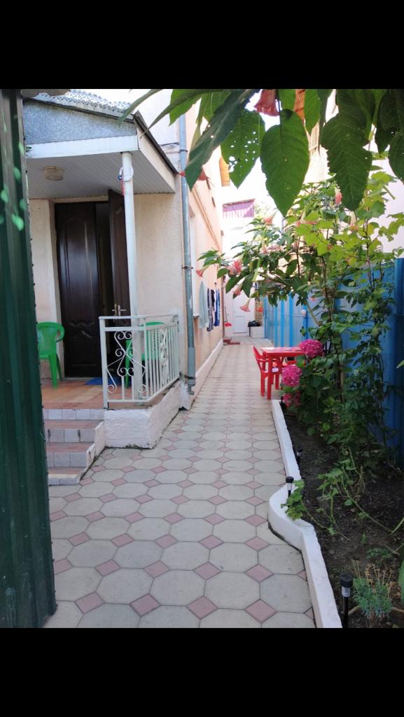 . Гостевой дом Надежда в Гаграх. Гагра