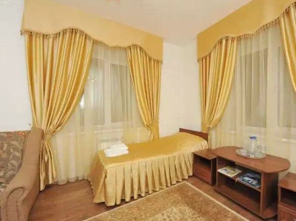 «Полулюкс» 2-х местный TWIN (Главный корпус). Гостиница «Кристалл». Домбай-гостиницы