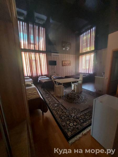 Шестиместный номер-студия. Гостевой дом "Нур". Ольгинка Шестиместный номер-студия. Гостевой дом "Нур". Ольгинка