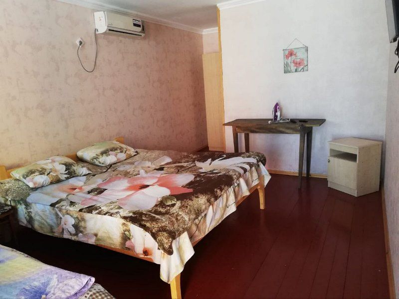 . Гостиница "Эко-дом" . Пицунда