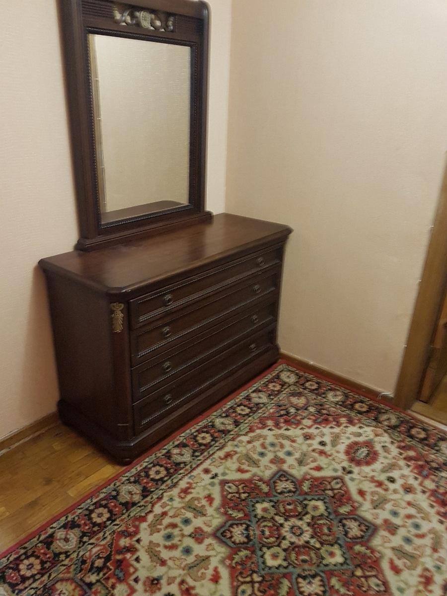 . Квартира в многоквартирном доме Посуточно 3-комн квартира в Крыму г. Алуште. Алушта