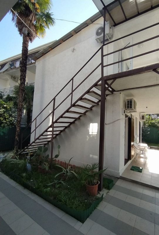 . Частный сектор на Генерала Дбар 16. Гагра