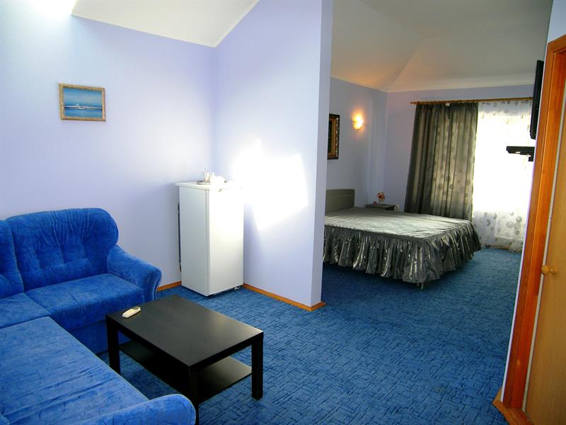 4-х местный 1 комнатный люкс с террасой. Отель "Априори". Витязево