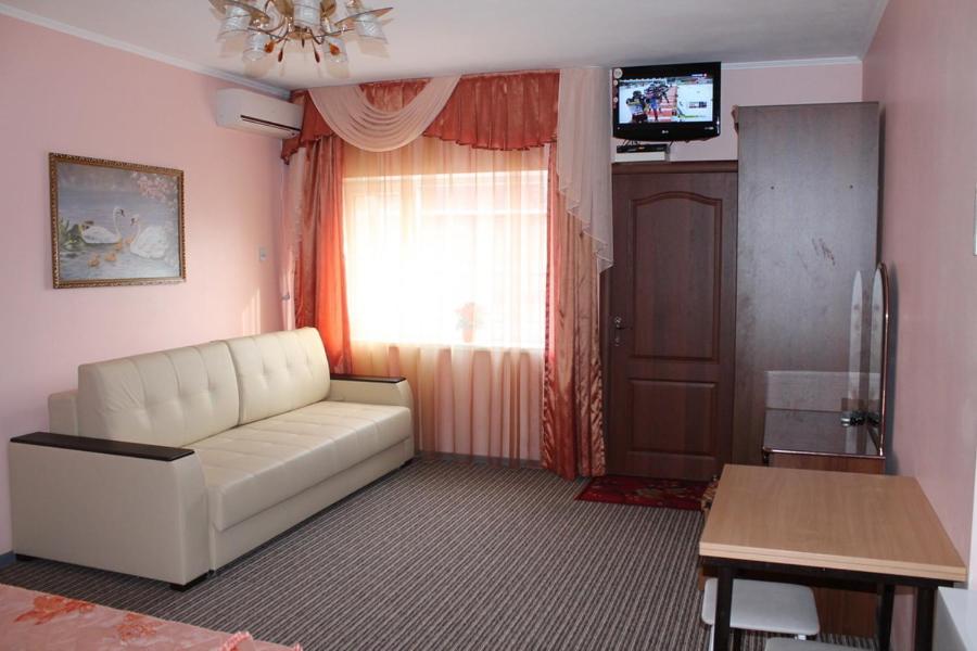 Полулюкс. Гостиница Приморская. Ейск