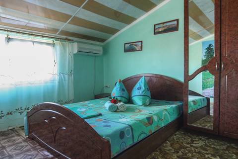 Номер 4-х местный «Улучшенный». Гостевой дом «Виктория» - Заозерное. Заозерное