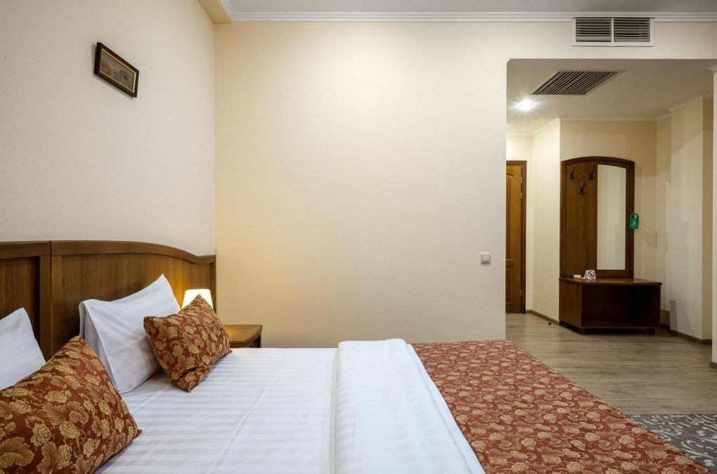 . Отель Тройка. Красная Поляна