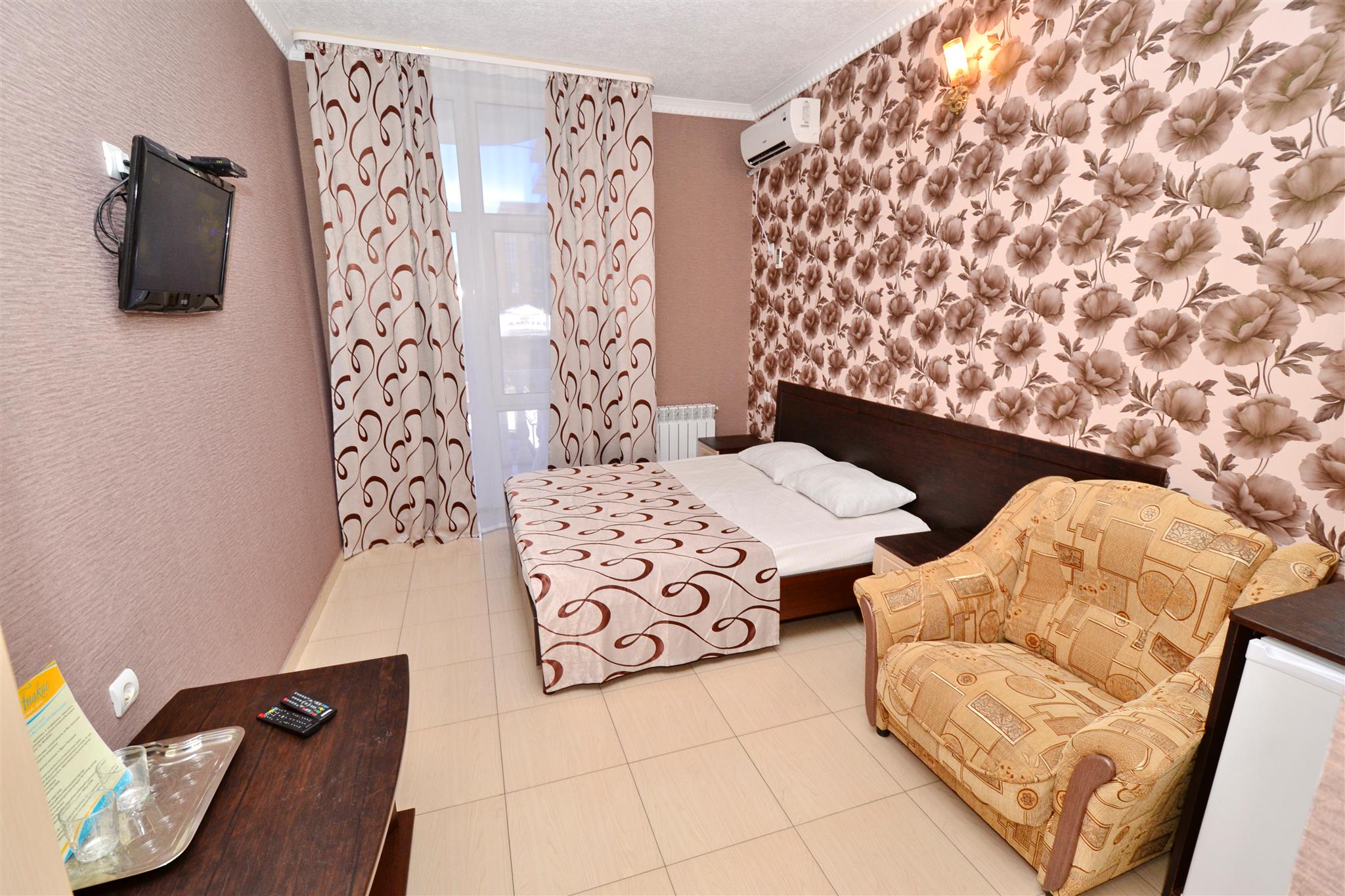 . Отель “ЯНАКИС”. Витязево