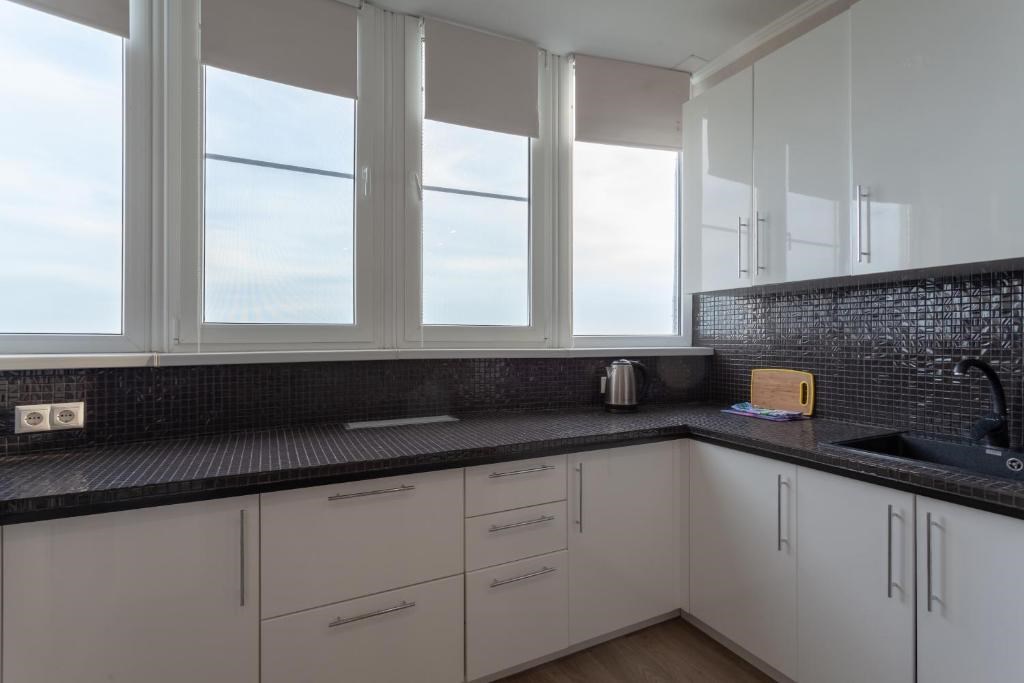 Deluxe apartment ЖК Атаман с видом на море. Квартира в многоквартирном доме Deluxe apartment ЖК Атаман с видом на море. Сочи