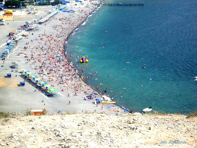 Фотография центрального пляжа взята с сайта: https://otdih.nakubani.ru/